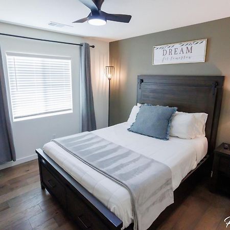 Vineyard Poolside Retreat Villa Winchester Екстериор снимка